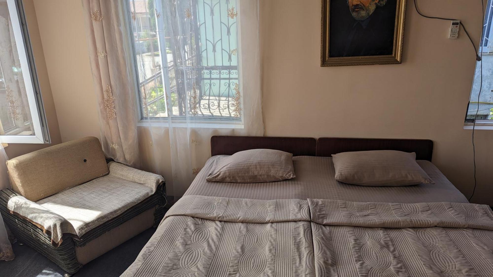 Mano'S Guest House Kobuleti ภายนอก รูปภาพ