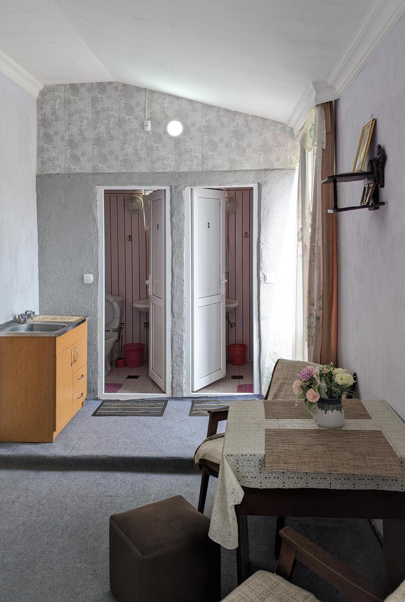 Mano'S Guest House Kobuleti ภายนอก รูปภาพ